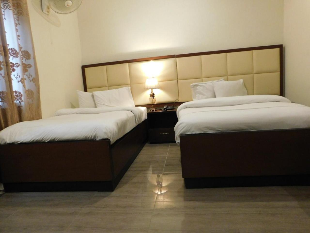 Hotel Silver Sand Мултан Экстерьер фото